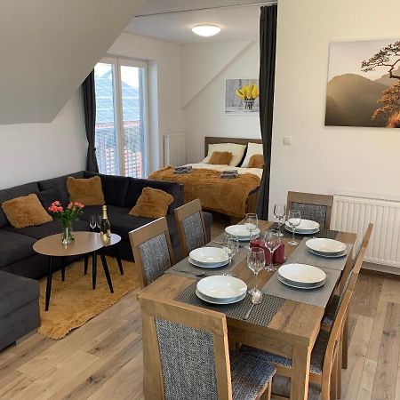 Cozy 2-Bedroom Vacation Apartment With Entire Top Floor Gaj  Exterior photo